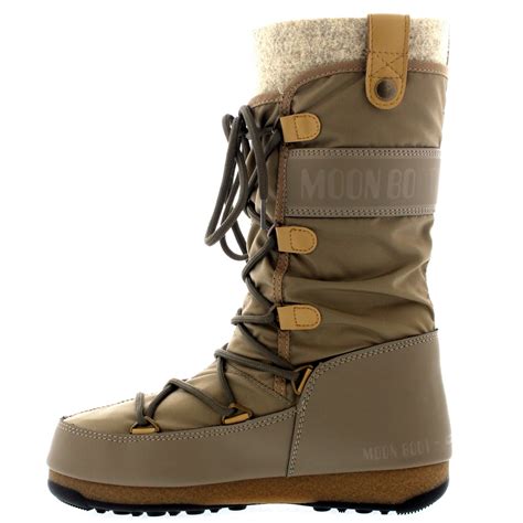 are moon boots waterproof.